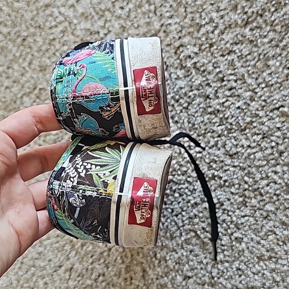 Vans - Picture 3 of 3